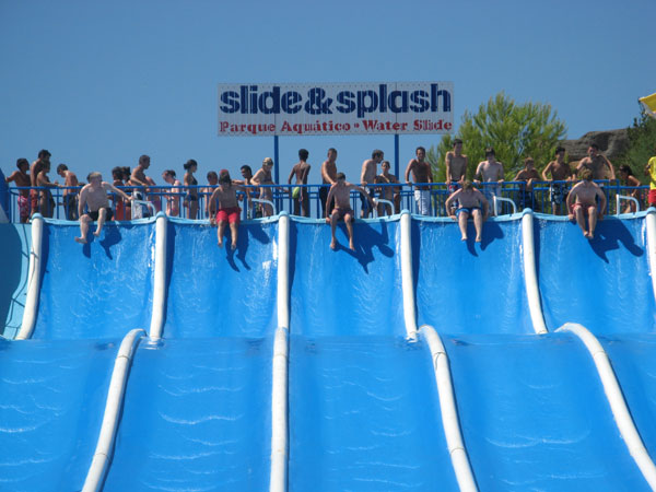 Slide & Splash at nearby Lagoa
